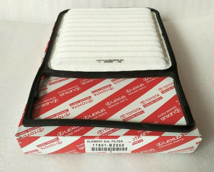 Bila karet sil filter udara sudah getas dan tidak mampu menutup rapat boks filter, sebaiknya ganti baru