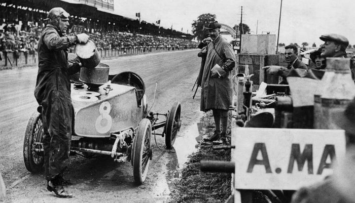 Debut Aston Martin TT1 di Grand Prix tahun 1922