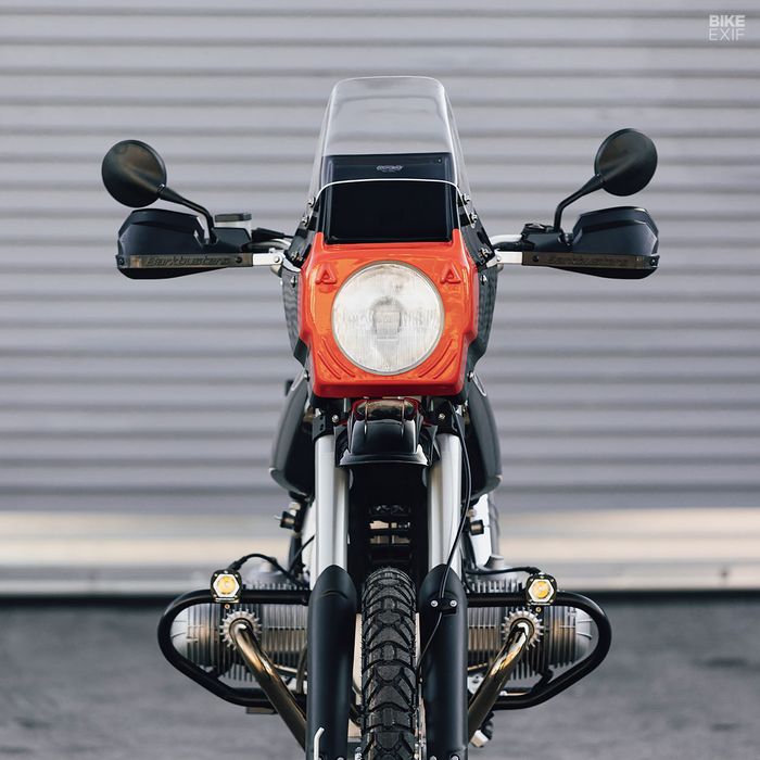 Tampilan depannya penuh kesan klasik berkat fairing HPN