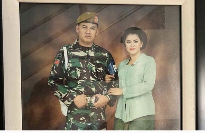 Kopda Muslimin anggota TNI yang punya asmara gelap diburu Jenderal Andika Perkasa. Dia diduga rencakan tembak istrinya sendiri. 