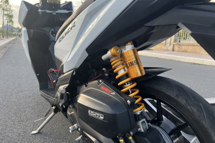 Suspensi belakang diganti dengan shock Ohlins