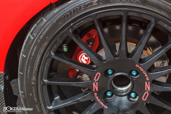 Modifikasi Ford Fiesta pakai pelek OZ Racing Superturismo ukuran 17 inci