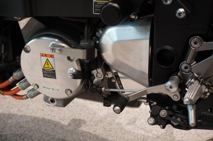 Motor listrik Kawasaki EV Project dilengkapi dengan transmisi manual