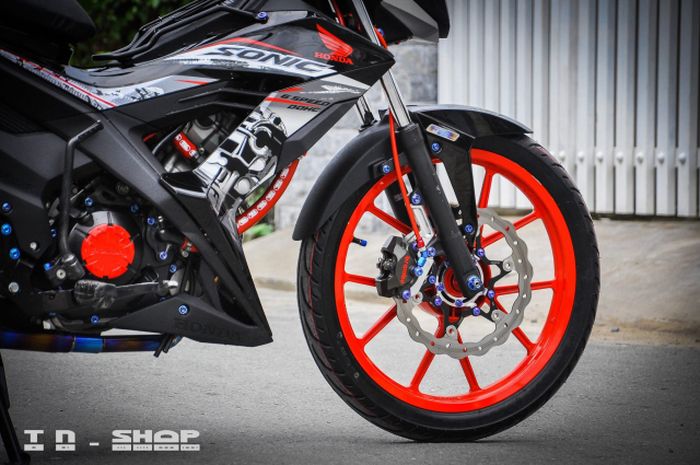 Kaki-kaki mendapatkan pelek Daytona dan pengereman baru