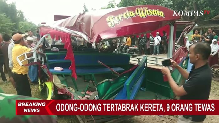 Odong-odong maut di Serang, Banten sebagai contoh salah satu kecelakaan yang terjadi di perlintasan kereta api tanpa palang pintu.