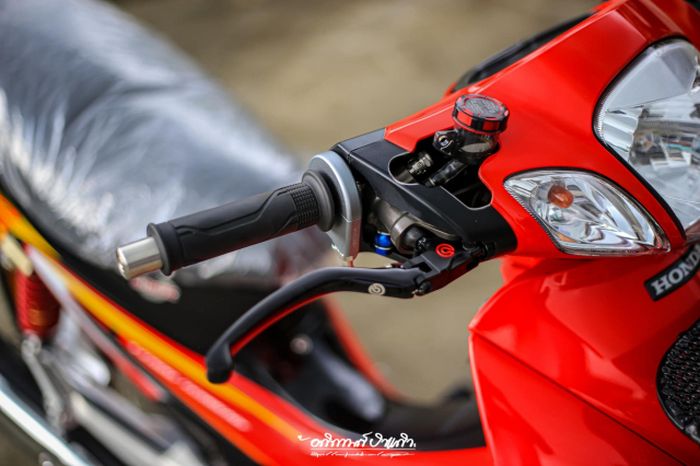 Master rem diganti dengan Brembo dan disandingkan dengan gas spontan Active