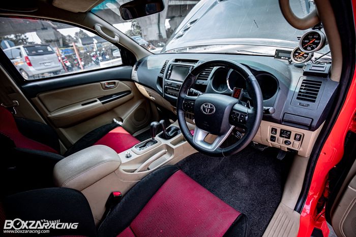Tampilan kabin modifikasi Toyota Fortuner lawas cuma dirombak simpel