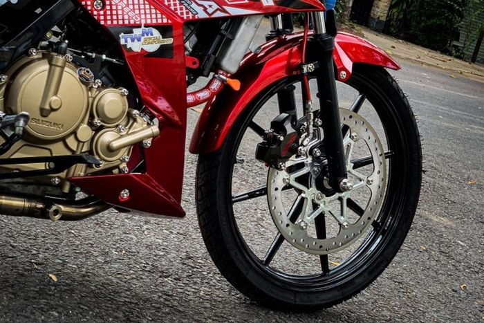 Kaki-kakinya diberikan pelek dan pengereman baru