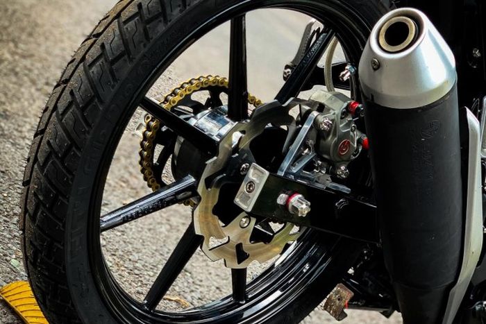 Rem belakang turut diupgrade maksimal