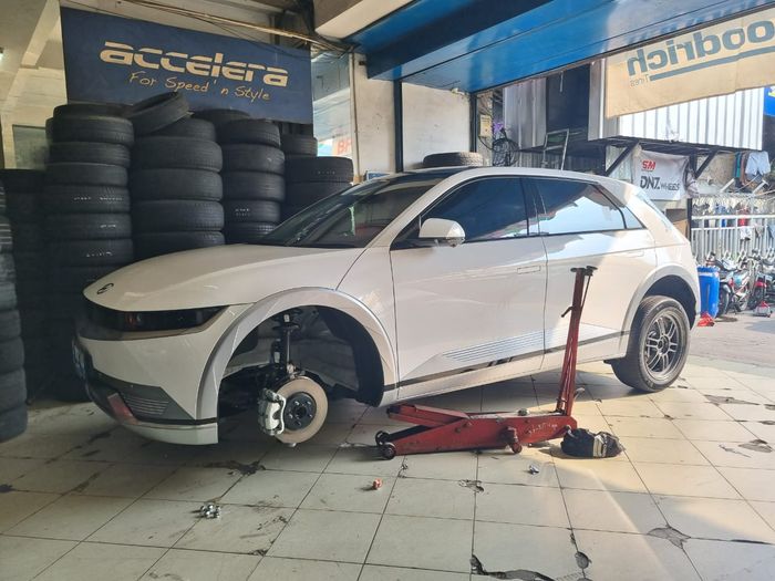 Ruang spakbor Hyundai Ioniq 5 tergolong kecil