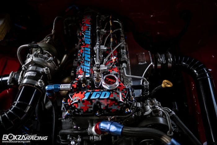 Mesin modifikasi Toyota Fortuner menerima sederet part performa tinggi