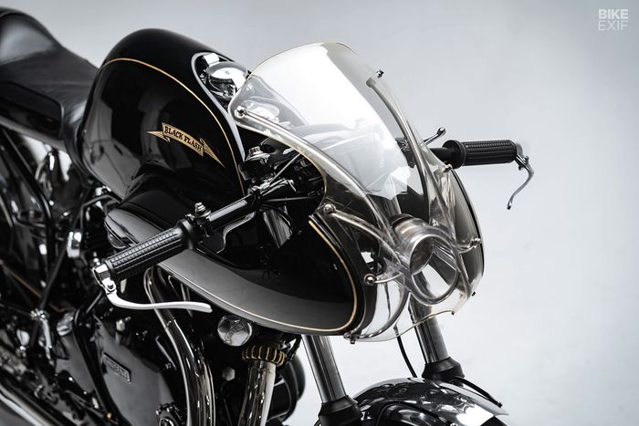 Dibagian depan ada fairing 3D print yang transparan