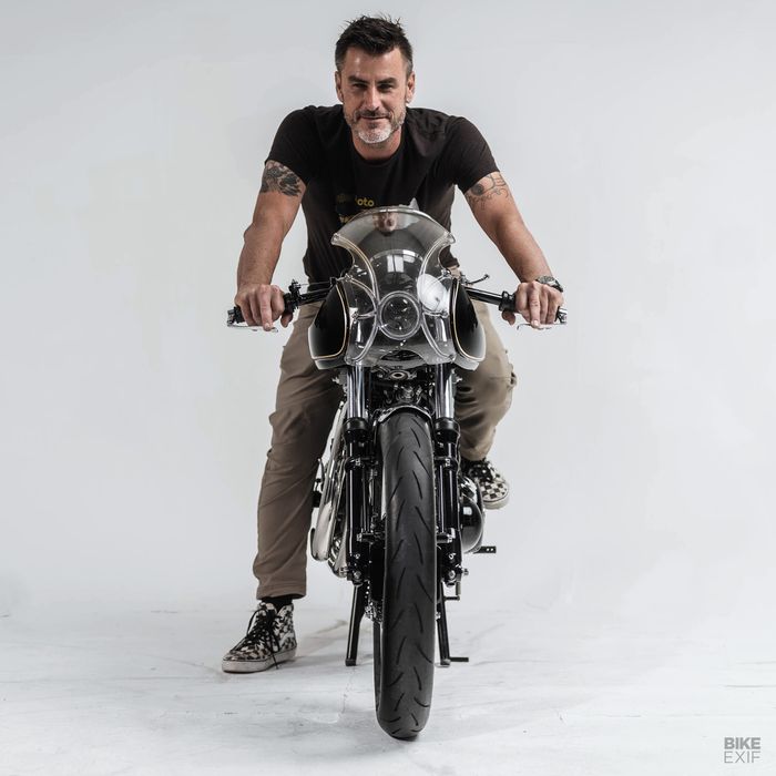 Vincent bergaya cafe racer yang keren dan istimewa