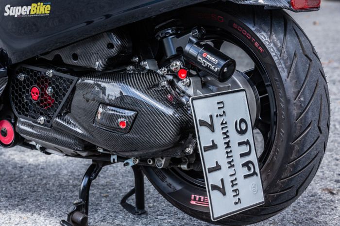 Suspensi belakang memakai shock BGM seperti yang depan