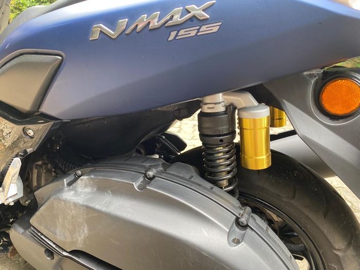 All New NMAX 155 Connected/ABS memiliki shockbreaker belakang yang bisa diseting sesuai keinginan pengguna.