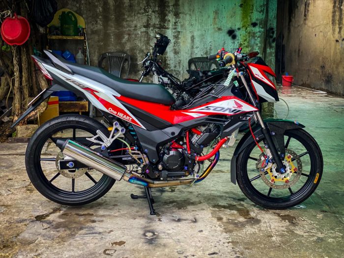 Modifikasi Honda Sonic 150R yang keren