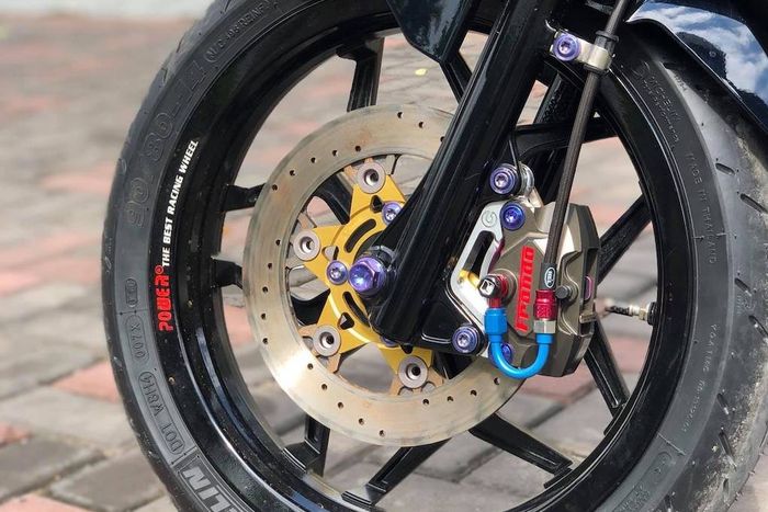 Kaki-kakinya mendapatkan pelek dan pengereman baru