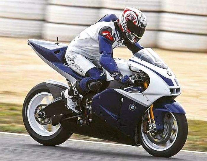 Motor BMW MotoGP yang pernah dijajal tahun 2002.