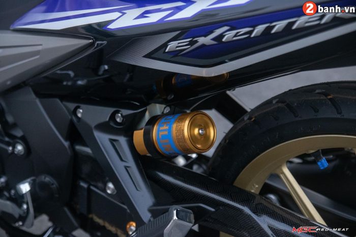 Suspensi belakang pakai shock Ohlins