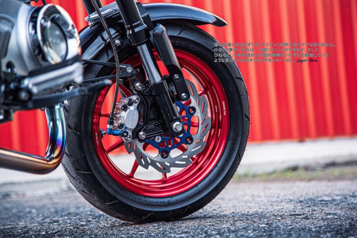 Kaki-kakinya mendapatkan pelek dan pengereman baru