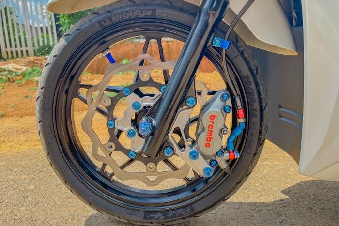 Kaki-kaki mendapatkan pelek dan pengereman keren