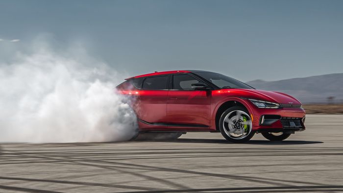 EV6 GT mendapatkan mode berkendara Drift Mode yang akan memberikan sensasi mengemudi drifting dengan sebuah mobil listrik.