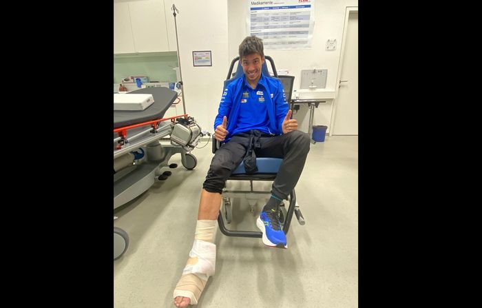 Joan Mir mengalami parah tulang pergelangan kaki usai crash di MotoGP Austria 2022