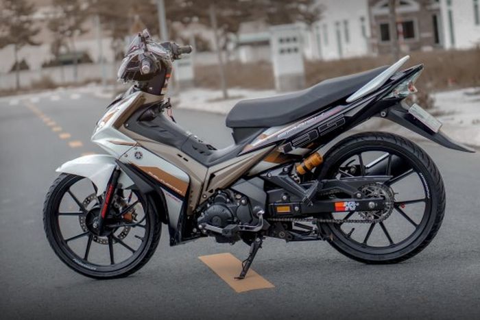 Suspensi belakang diganti dengan shock Ohlins