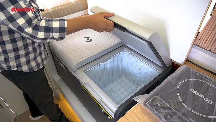 Kulkas dengan 2 kompartemen independen