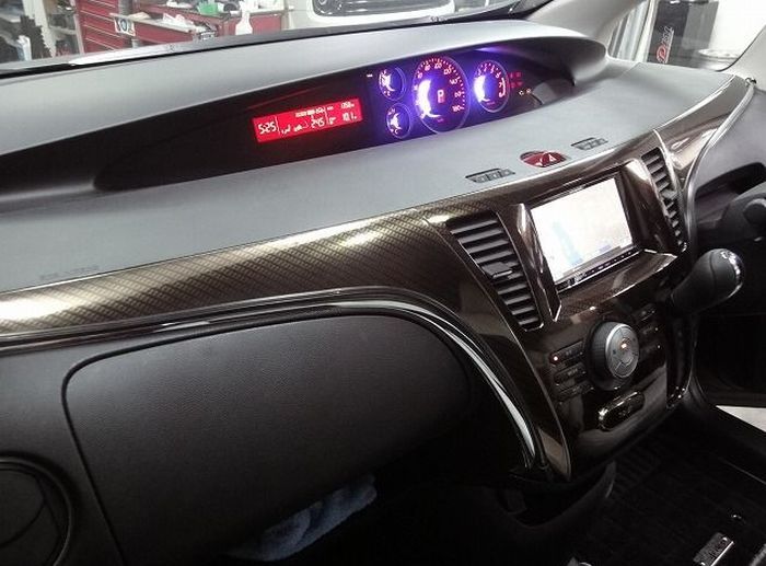 Tampilan kabin modifikasi Mazda Biante dikemas jauh lebih stylish