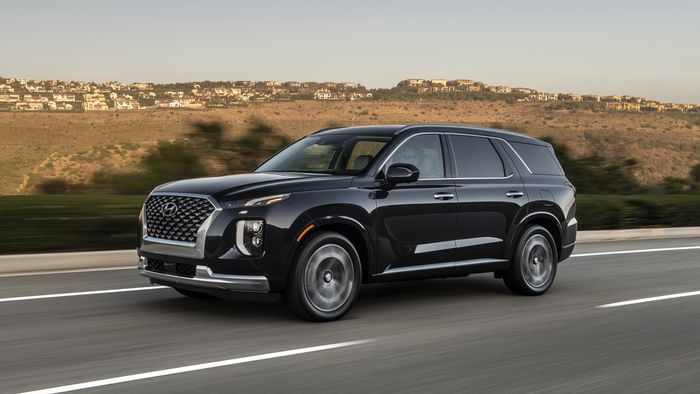 Mobil baru Hyundai Palisade model 2022 terkena recall setelah ditemukan masalah pada tow hitch harness.