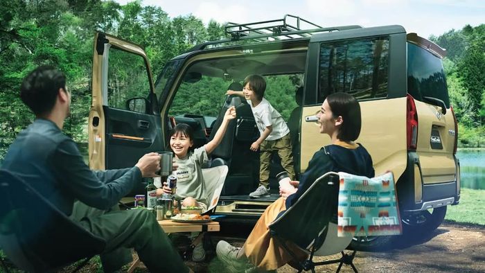 Daihatsu Tanto Fun Cross didesain sebagai kei car yang cocok dibawa camping bersama keluarga.