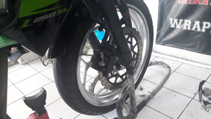 Tanpa pengerokan warna cat bisa keriting