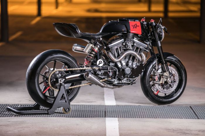 Bagian buritan dirombak menjadi lebih simpel dan sporty