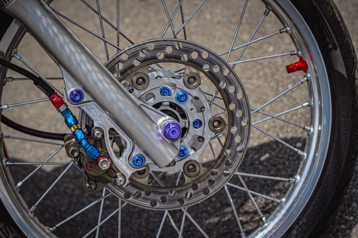 Kaki-kakinya diberi pelek Excel dan pengereman baru