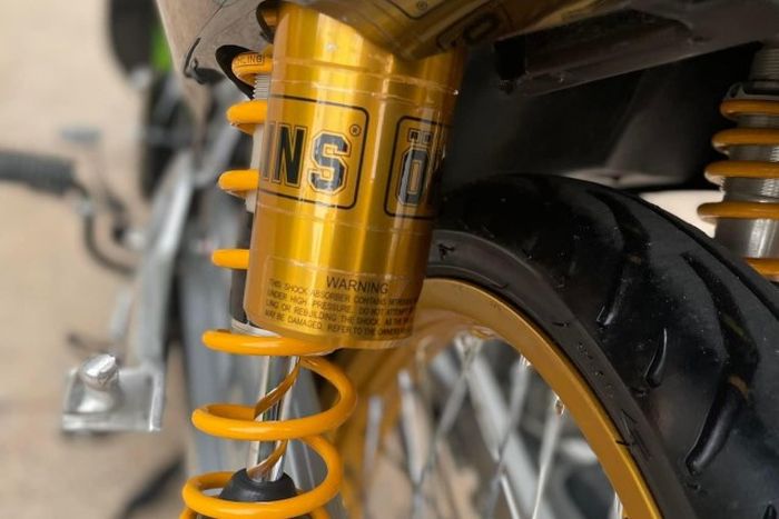 Suspensi belakang diganti dengan shock Ohlins