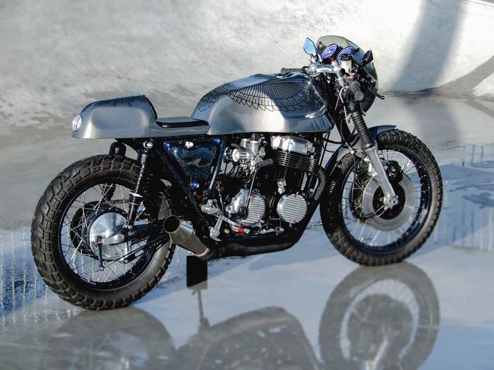 Bagian rangka mendapatkan rombakan ringan dan powder coating hitam