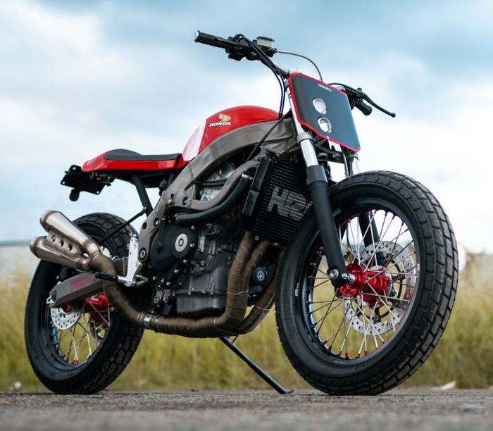 Tampilannya sekarang lebih ramping dan macho