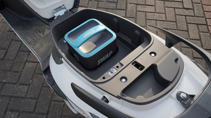 Dimensi  lebih kecil dan bobot lebih ringan, mudah untuk dibawa atau diangkat