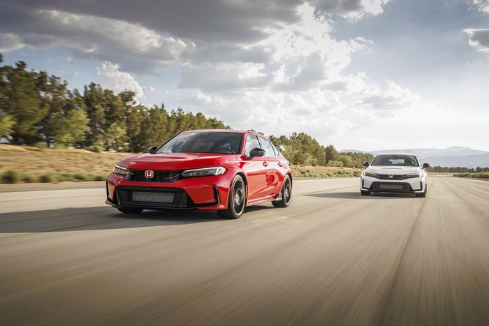Toyota GR Corolla dapat dipastikan akan menghadapi Honda Civic Type R terbaru.