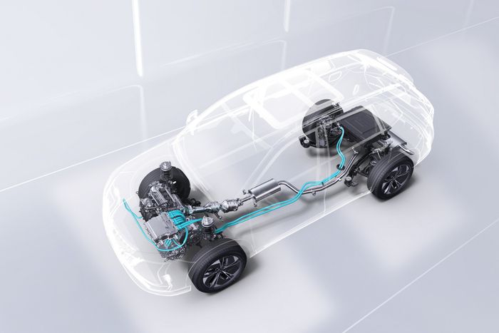 Wuling Xingchen memiliki mesin empat silinder dan motor listrik yang tergabung dengan transmisi Dedicated Hybrid Transmission.