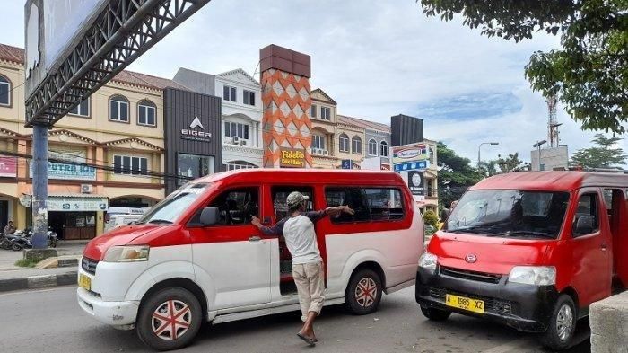 Ilustrasi angkot tujuan Serang-Balaraja
