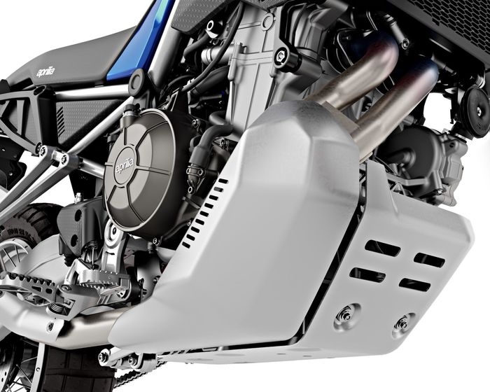 Area mesin Aprilia Tuareg 660, pakai dua silinder segaris DOHC 659 cc