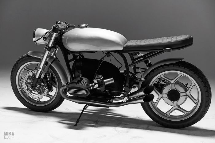BMW R80 cafe racer ini saat tanpa fairing dan memakai jok tanpa buntut