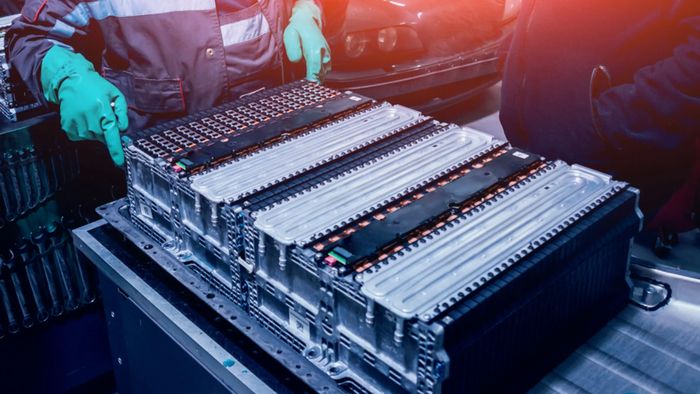 ILUSTRASI. Rangkaian baterai mobil listrik tersusun dalam sejumlah modul yang masing-masing berisi ratusan sel.