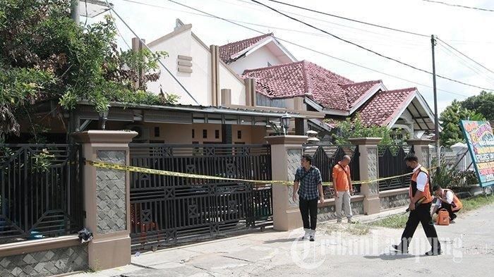Rumah Aipda Ahmad Karnain, korban penembakan yang dilakukan sesama Polisi, Aipda Rudi Suryanto di Lampung Tengah, Lampung