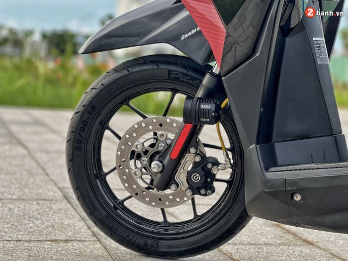 Kaki depannya hanya mendapat upgrade pengereman