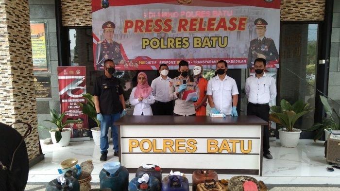 Press Rilis penangkapan pelaku penyalahgunaan Solar Subsidi yang dijual Rp 8.000 per liter ke pelaku usaha sekelas CV