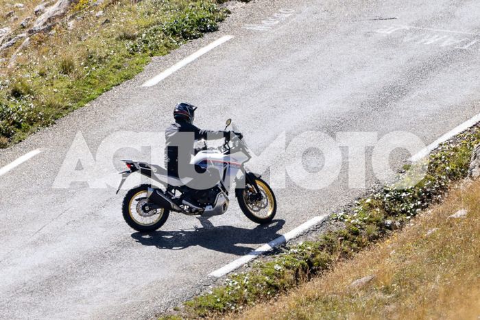 Bocor foto spyshot calon motor baru Honda XL750 Transalp