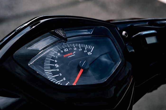 Panel speedometer diganti dengan produk Koso